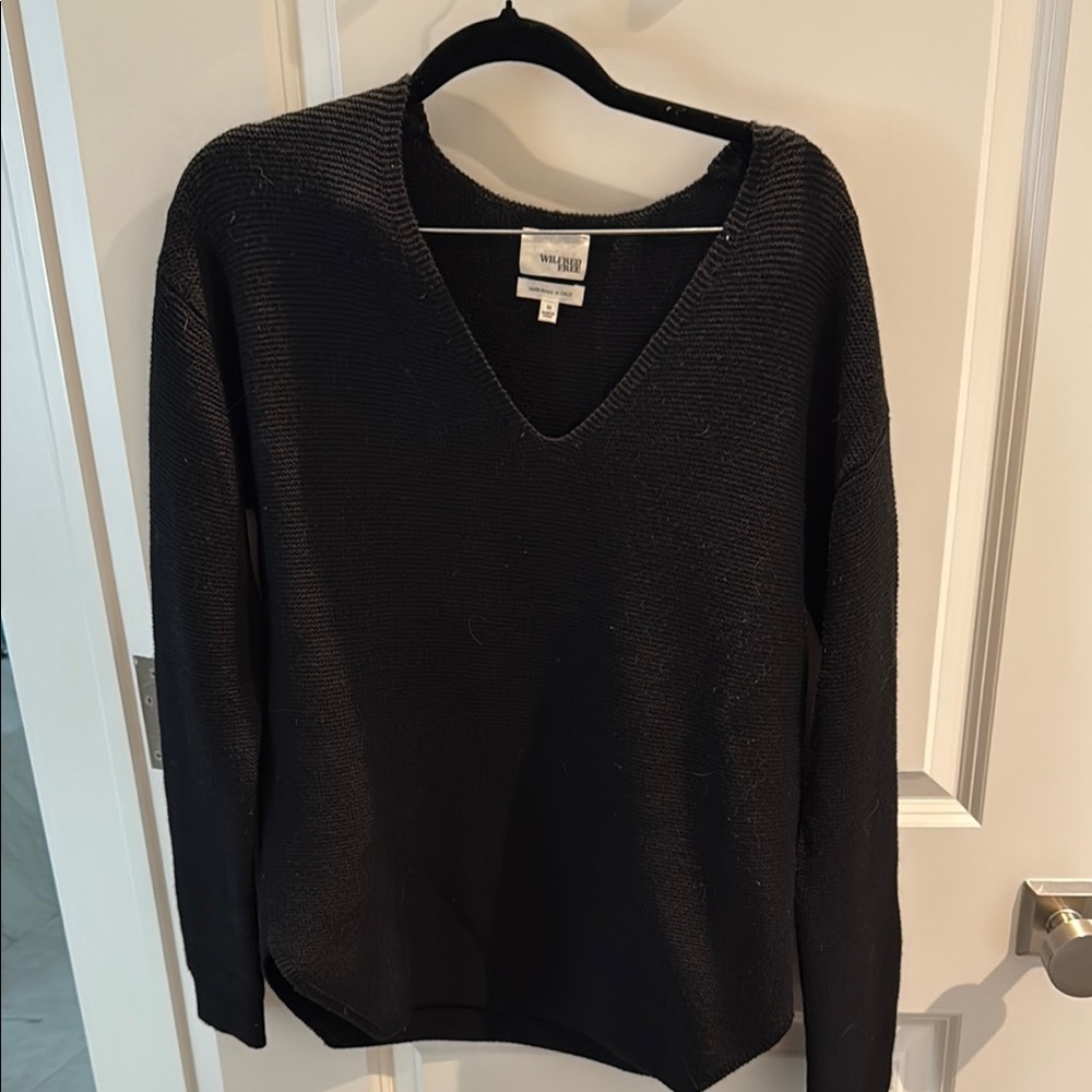 Wilfred Black V-Neck Sweater Classic Knit